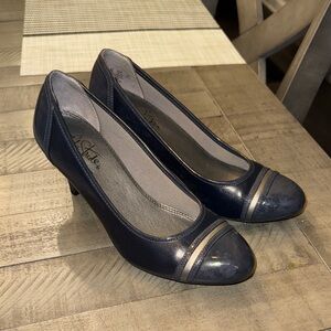 Women's Navy Pumps